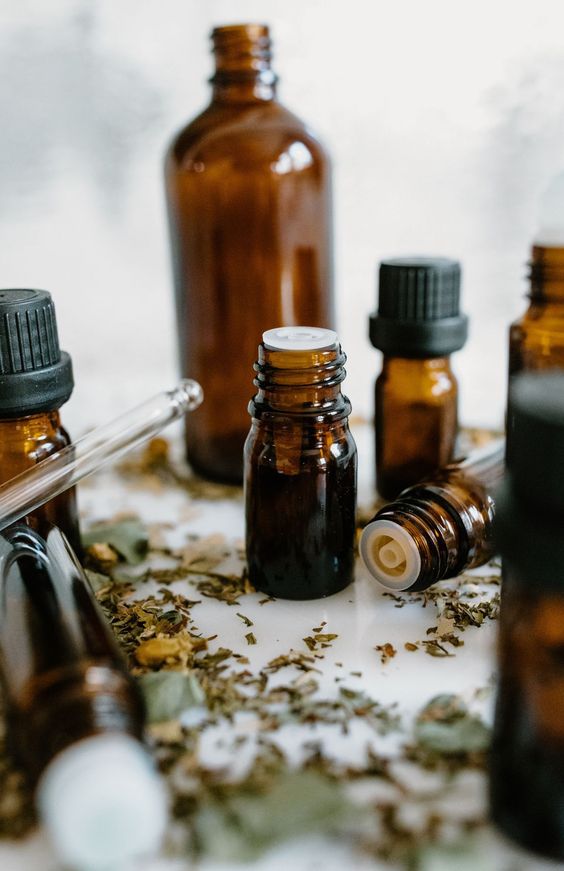 How to Use Ylang Ylang Essential Oils - MysticPavilion