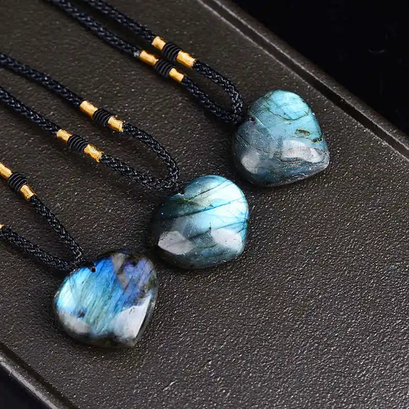 Crystal Pendant Necklace For Attracting Love & Prosperity - MysticPavilion