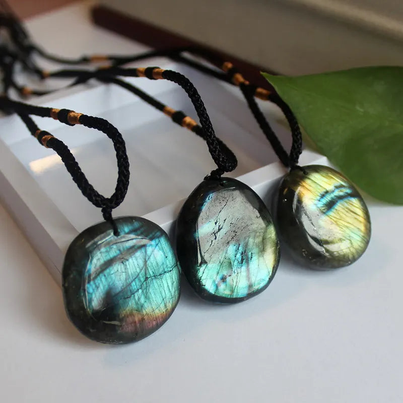 Crystal Pendant Necklace For Attracting Love & Prosperity - MysticPavilion