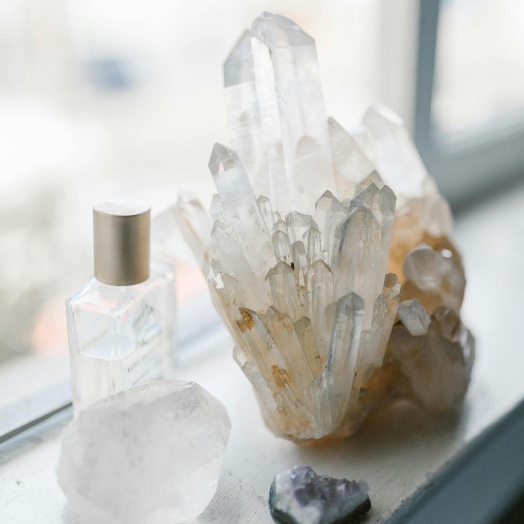 Exploring Crystals for Enhanced Lucid Dreams