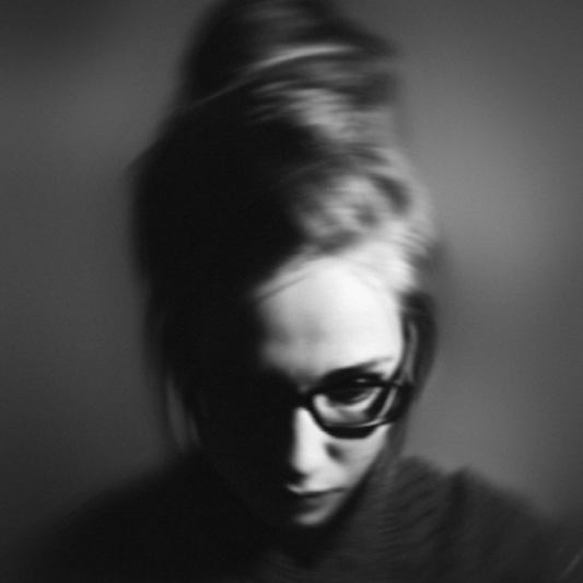 Feeling Emotionally Numb? Here’s Why and How to Reconnect with Yourself