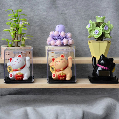 Solar-Powered Lucky Cat | Feng Shui Wealth Beckoning Figurine for Positive Home Energy